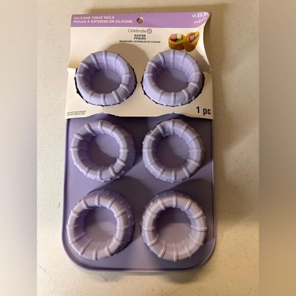 Three silicone Easter baking molds - Picture 3 of 5